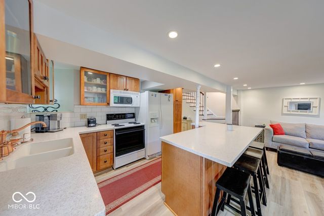 7254 Halibut Drive, Nineveh, IN 46164