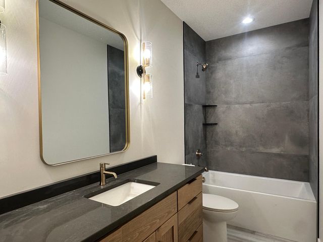 1713 Boelter Estates Drive NW, Rochester, MN 55901