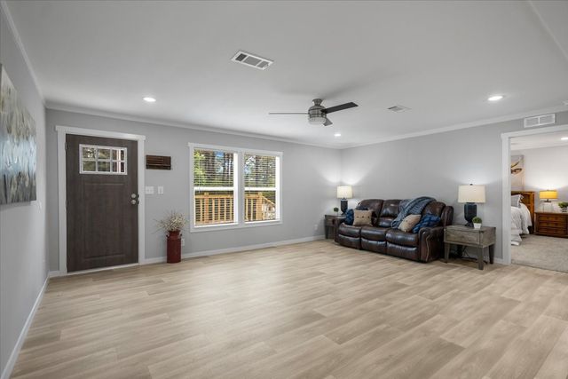 18755 County Road 4104, Lindale, TX 75771