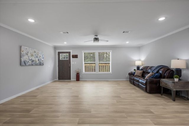 18755 County Road 4104, Lindale, TX 75771