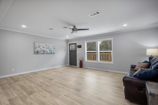 18755 County Road 4104, Lindale, TX 75771