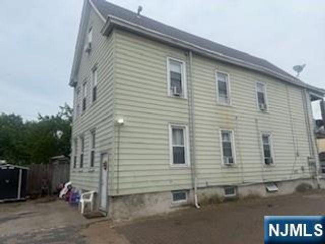 420-424 E 18th Street, Paterson, NJ 07524