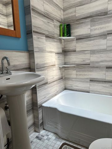 64-73 59th Avenue, Maspeth, NY 11378