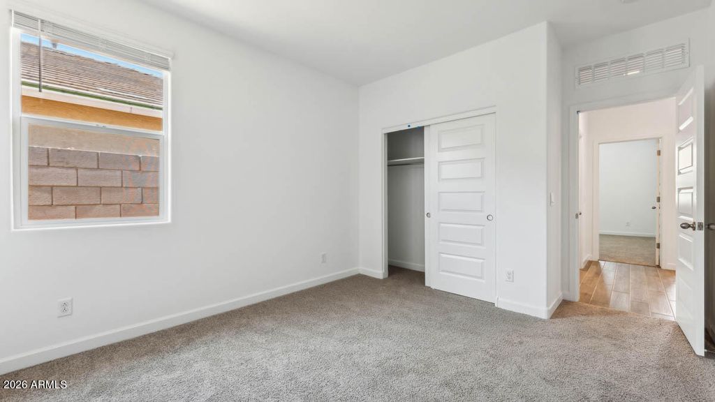 Image 12 of property listing at 1573 E GLAZIER Drive E, Casa Grande, AZ 85122