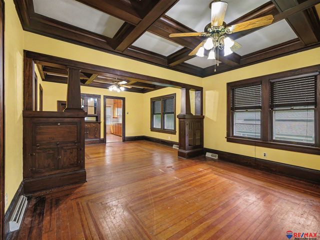 429 E 3rd Street, Papillion, NE 68046