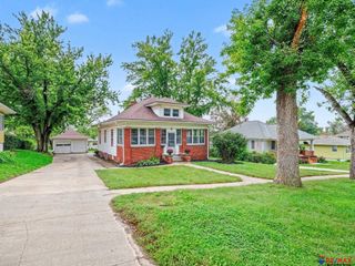 429 E 3rd Street, Papillion, NE 68046