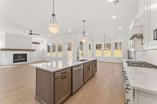 208 Knollwood Bend, Canton, GA 30115