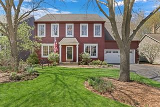 983 Mount Vernon Drive, Grayslake, IL 60030