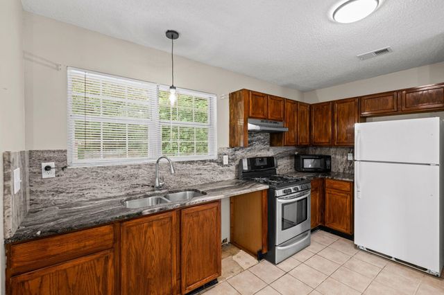 2515 PARKVIEW DR, Memphis, TN 38128