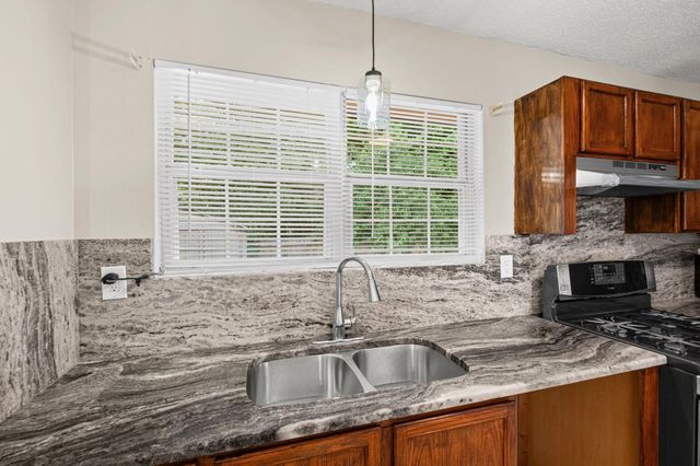 2515 PARKVIEW DR, Memphis, TN 38128