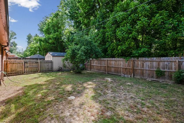 2515 PARKVIEW DR, Memphis, TN 38128