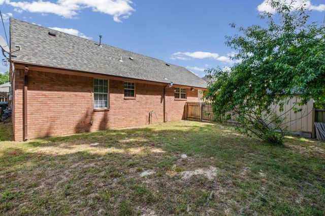 2515 PARKVIEW DR, Memphis, TN 38128