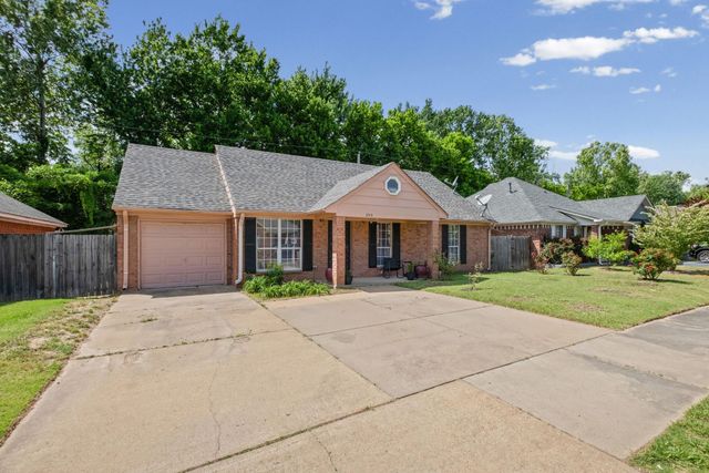 2515 PARKVIEW DR, Memphis, TN 38128