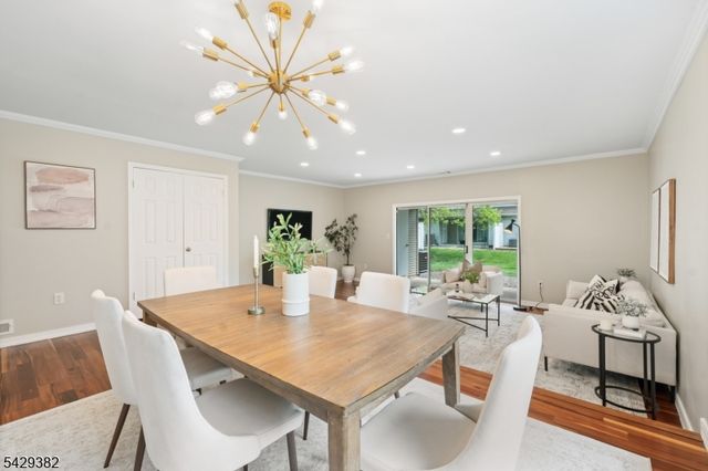 31 Bethany Ct, Franklin Twp., NJ 08823