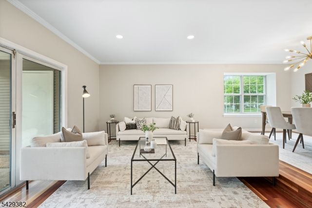 31 Bethany Ct, Franklin Twp., NJ 08823