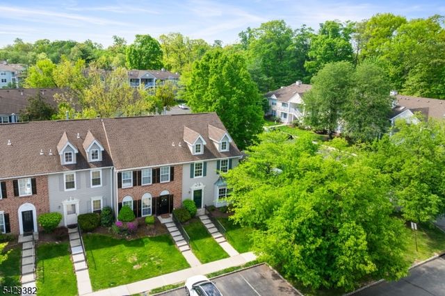 31 Bethany Ct, Franklin Twp., NJ 08823