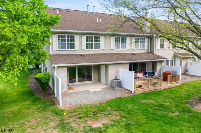 31 Bethany Ct, Franklin Twp., NJ 08823