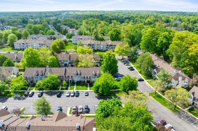 31 Bethany Ct, Franklin Twp., NJ 08823