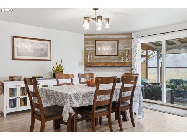 242 ADAMS Dr, Kelso, WA 98626