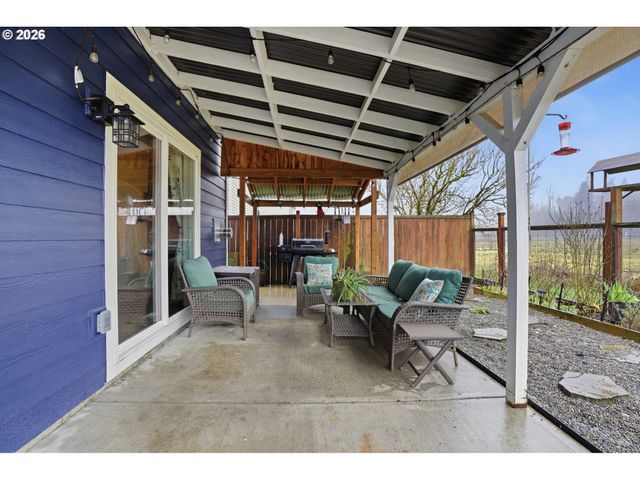 242 ADAMS Dr, Kelso, WA 98626