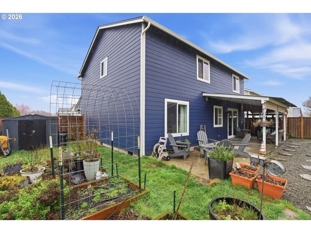 242 ADAMS Dr, Kelso, WA 98626