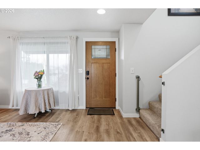 242 ADAMS Dr, Kelso, WA 98626