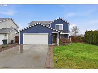 242 ADAMS Dr, Kelso, WA 98626