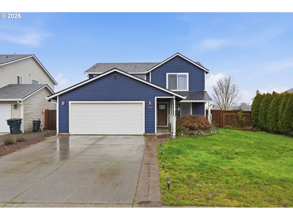 242 ADAMS Dr, Kelso, WA 98626
