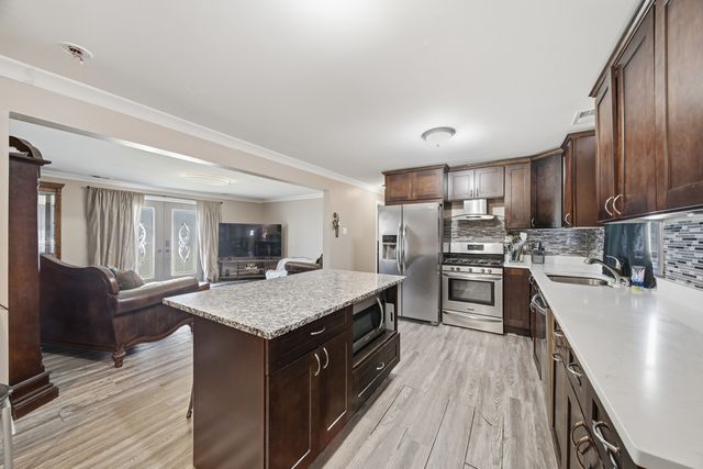 11325 S Oak Park Avenue, Worth, IL 60482