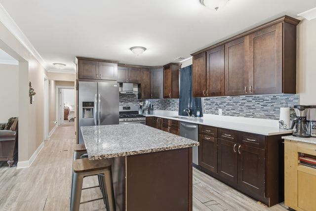 11325 S Oak Park Avenue, Worth, IL 60482