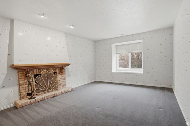 10 LA MONTAGNE LN, Sandy, UT 84092