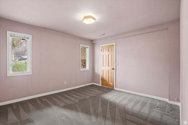 10 LA MONTAGNE LN, Sandy, UT 84092