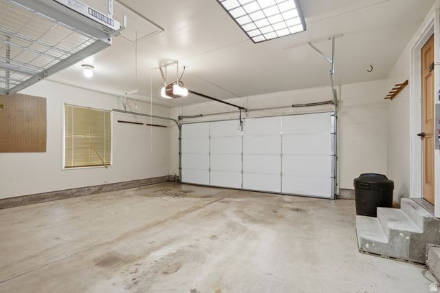 10 LA MONTAGNE LN, Sandy, UT 84092