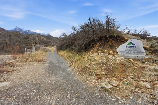 10 LA MONTAGNE LN, Sandy, UT 84092