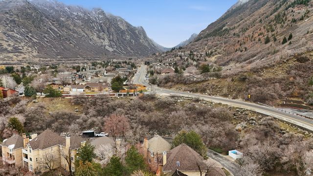 10 LA MONTAGNE LN, Sandy, UT 84092