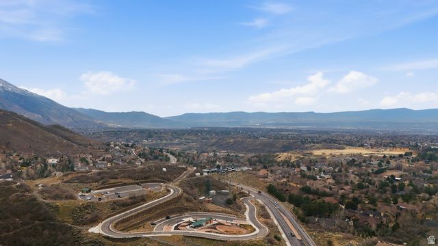 10 LA MONTAGNE LN, Sandy, UT 84092