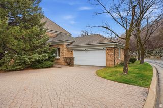 10 LA MONTAGNE LN, Sandy, UT 84092