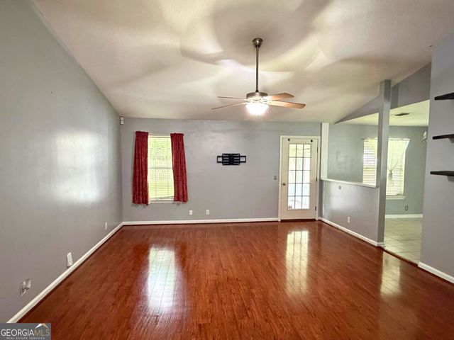 143 Lake Jordan Boulevard, Kingsland, GA 31548