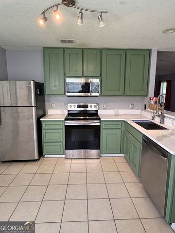 143 Lake Jordan Boulevard, Kingsland, GA 31548