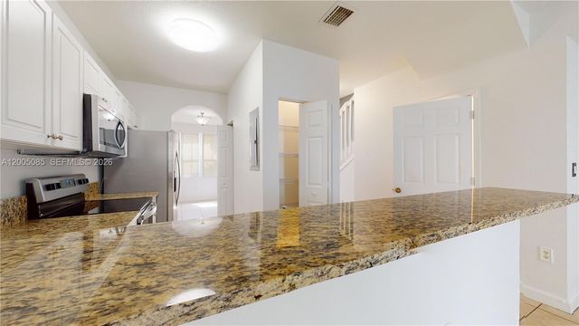 2929 SE 2nd St 7, Homestead, FL 33033