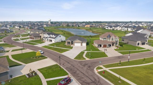 6884 21st Street S, Fargo, ND 58104