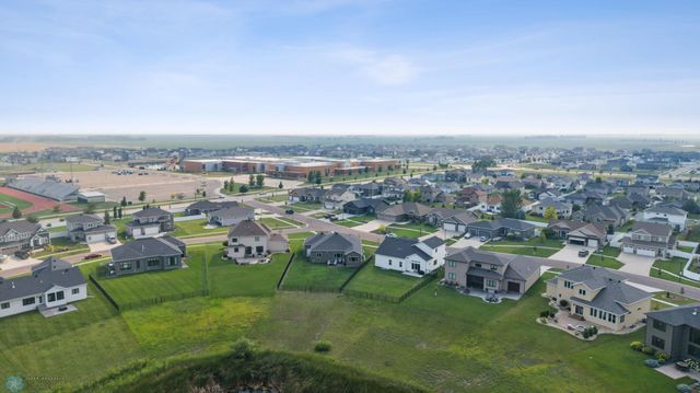 6884 21st Street S, Fargo, ND 58104