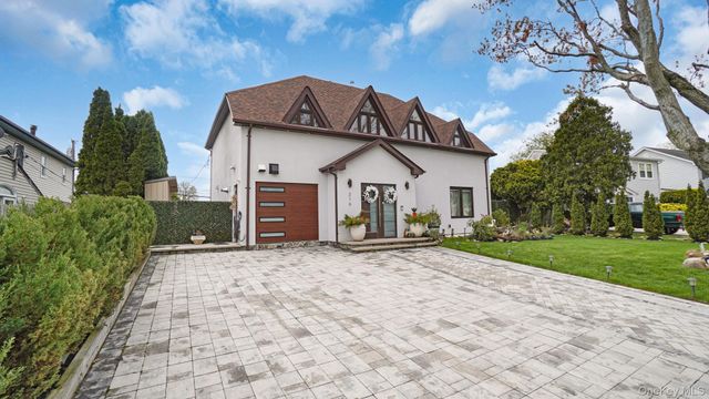 316 Acre Lane, Hicksville, NY 11801