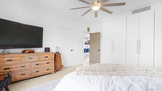 316 Acre Lane, Hicksville, NY 11801