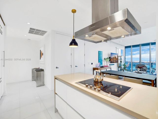 1100 Biscayne Blvd 4001, Miami, FL 33132