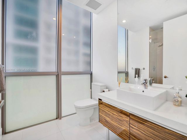 1100 Biscayne Blvd 4001, Miami, FL 33132