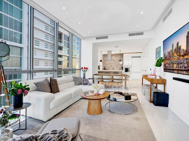 1100 Biscayne Blvd 4001, Miami, FL 33132