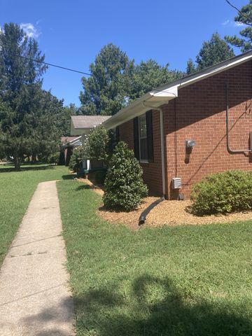 212 Wilson Ave, Murfreesboro, TN 37130