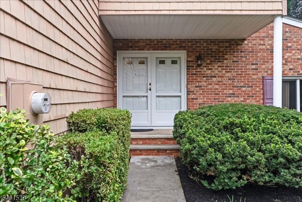 108 Saratoga Sq, Wayne Twp., NJ 07470 — photo 3