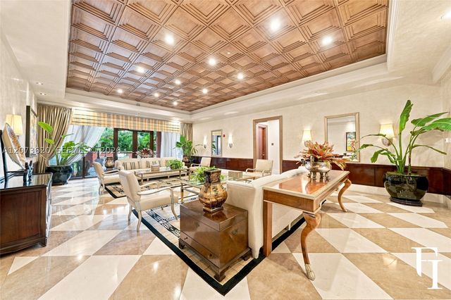 60 Edgewater Dr East, Coral Gables, FL 33133